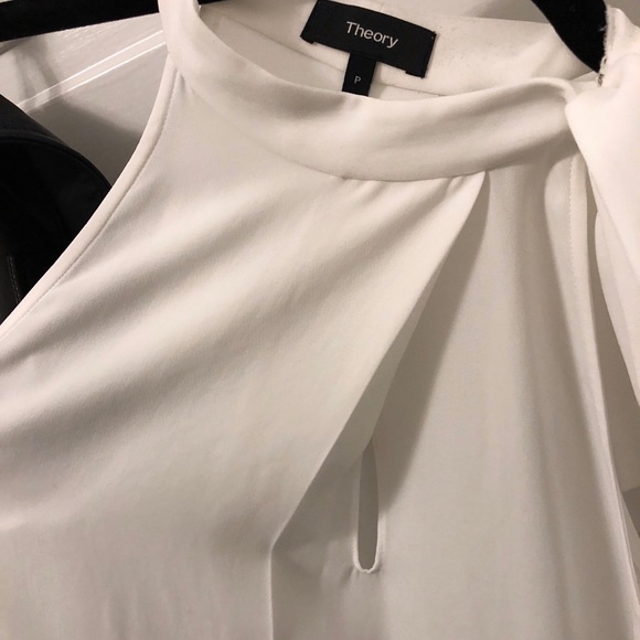 White theory keyhole blouse with tie neck - Picture 2 of 4